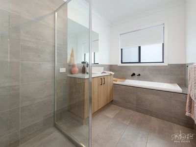 15 DEVITT WAY, Killara