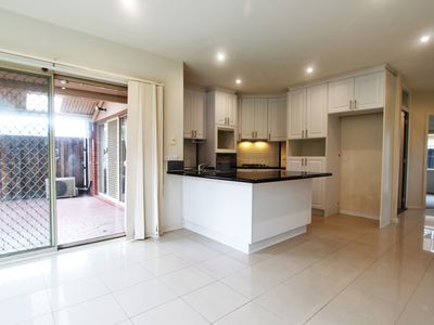2 / 108 Haughton Road, Oakleigh