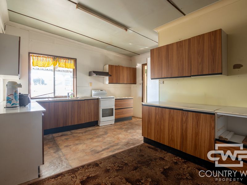 2733 Torrington Road, Torrington