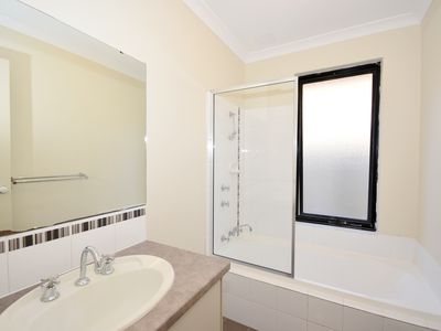 12 Hay Road, Byford