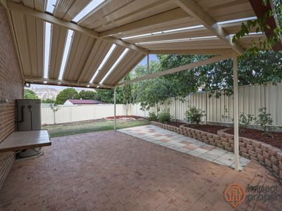 6 Chipperfield Circuit, Gordon