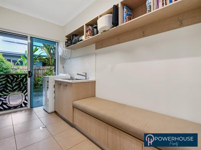 10 Castleton Entrance, Smithfield