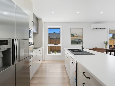 2 / 168 Agnes Street, George Town