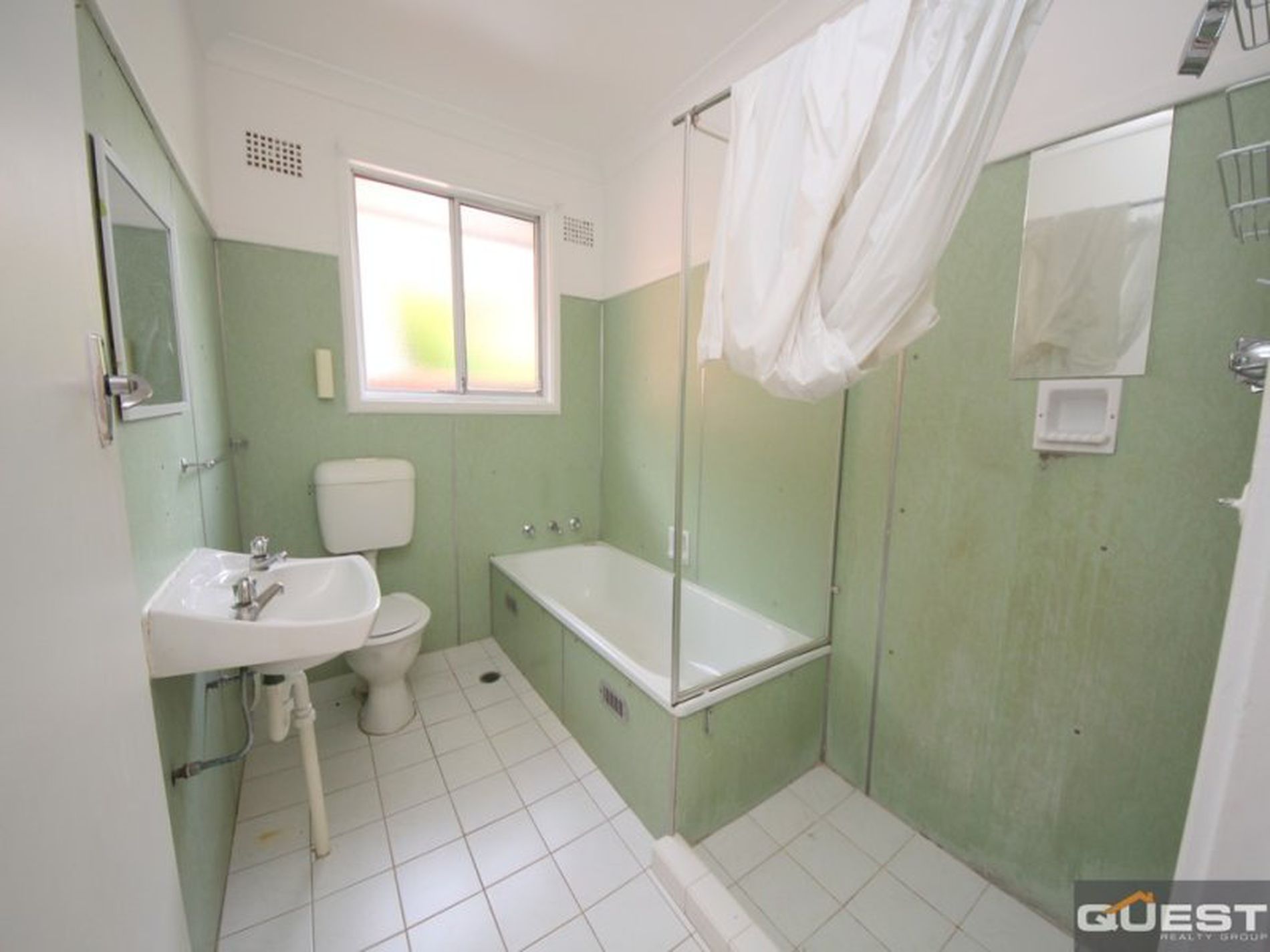 19 Lincoln Road, Georges Hall