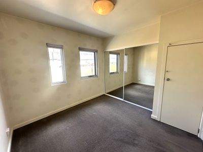 202 Como Pde East, Parkdale