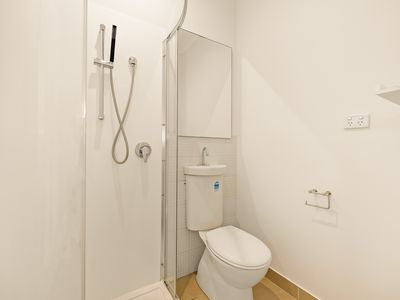 16 Hillcroft Place, Belmont