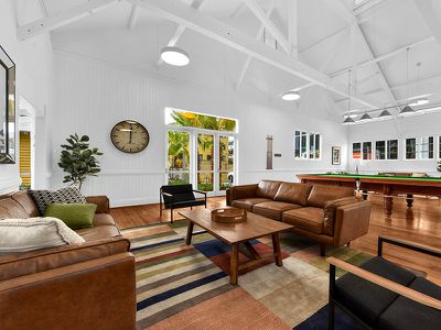 2205 / 10 Trinity Street, Fortitude Valley