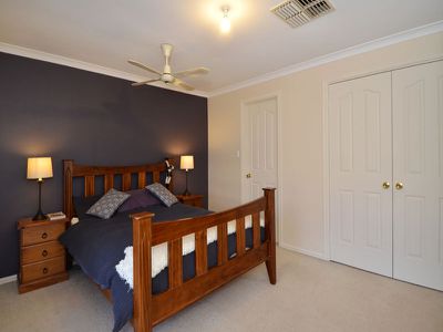 12 Holroyd Way, Boulder