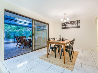 39 Narelle Crescent, Rochedale South