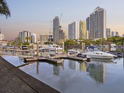 152 / 2 Admiralty Drive, Paradise Waters