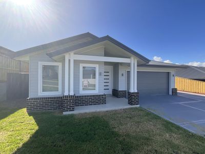 31 Arklow Cresent, Chisholm