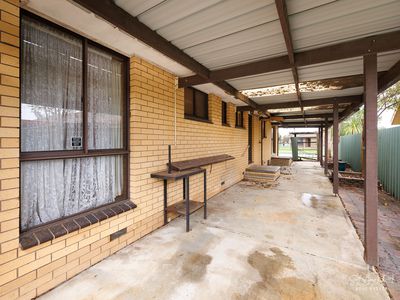 21 CAMPBELL AVENUE, Wodonga