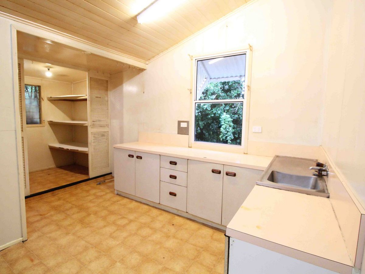 38 WEAVER STREET, Atherton