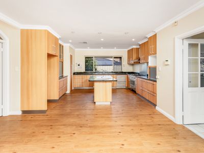 7 Clubb Court, Winthrop