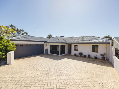 32 Carr Crescent, Warwick