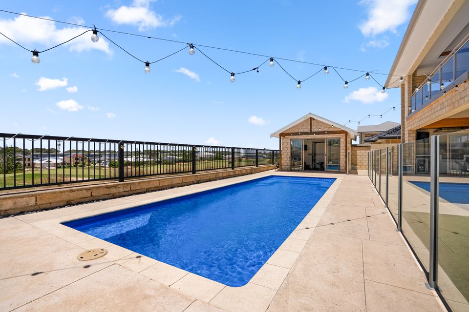 43 Holloways Ridge, Secret Harbour