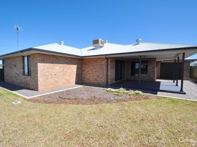 574 Wheelers Lane, Dubbo