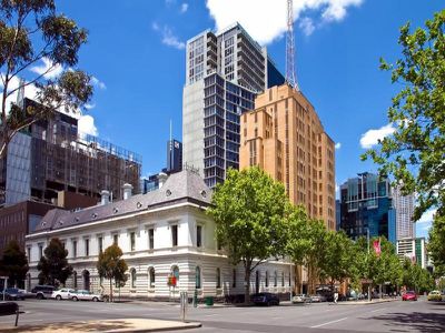 L2 / 68 La Trobe Street, Melbourne