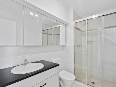 6 / 89a Bay Terrace, Wynnum