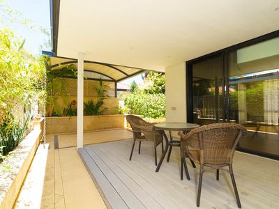 6 Waterview Parade, Ascot