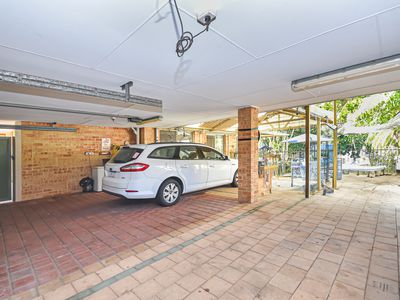 4 Carnegie Place, Greenfields