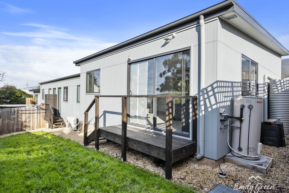 2 / 3 Mongana Street, Claremont
