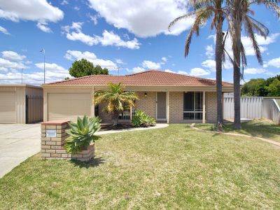 12 Mast Court , Waikiki
