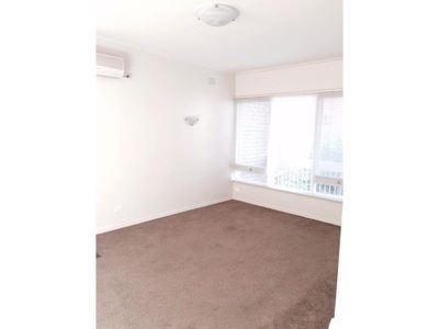 7 / 17 The Esplanade, Geelong