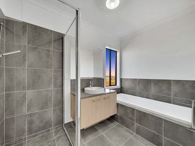 9 Bruno Avenue, Truganina