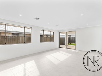 7 Barnevelder Bend, Southern River