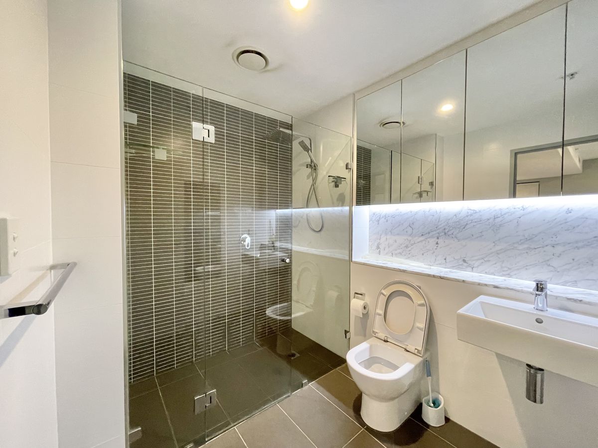 302 / 33 Devonshire Street, Chat...