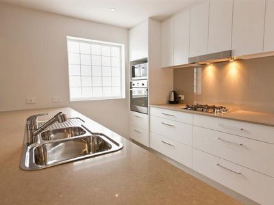 1 / 118 Parry Street, Newcastle West