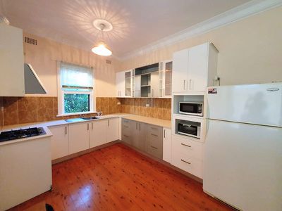- Pile Street, Gladesville