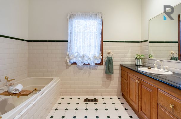 29 Stonebridge Way, Attwood