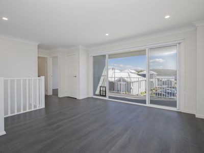 12 MAGPIE AVENUE, Elermore Vale