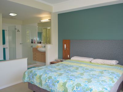 2 / 15 Flametree Court, Airlie Beach