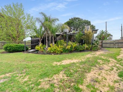 19 Dry Creek Road, Donovans