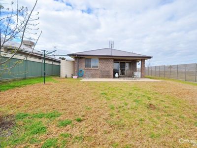 2 Javea Close, Dubbo