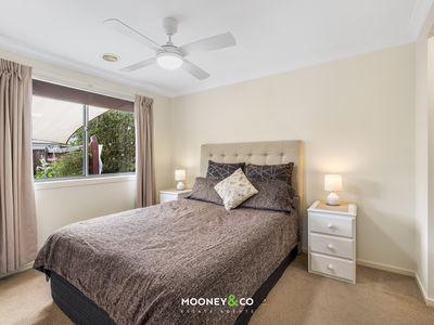 33 Yammerbook Way, Cranbourne East