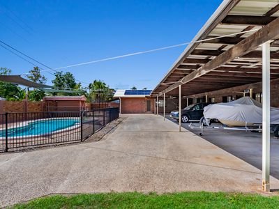 9 Mimosa Street, Holloways Beach