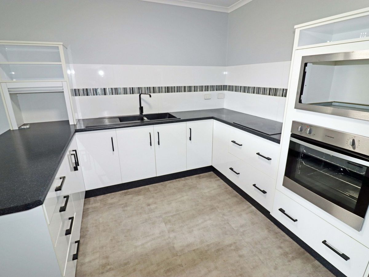9B Rita Circuit, Atherton