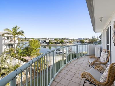 17 / 12 Taylor Street, Biggera Waters