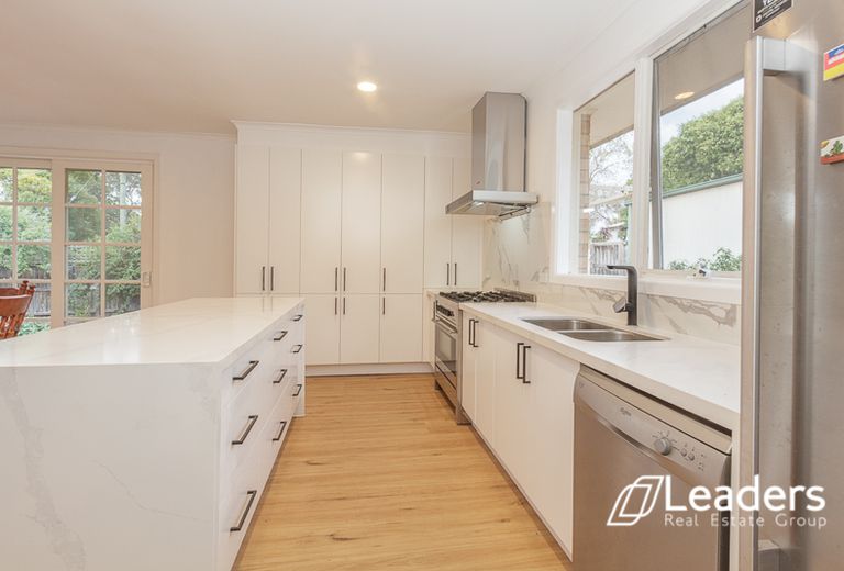 14 Knaith Road, Ringwood East