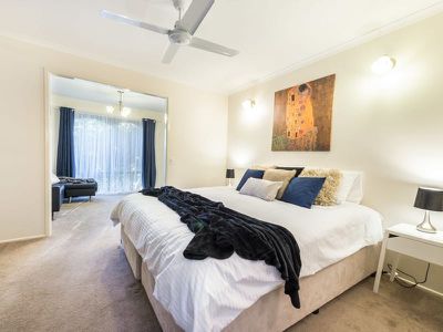 39 Narelle Crescent, Rochedale South