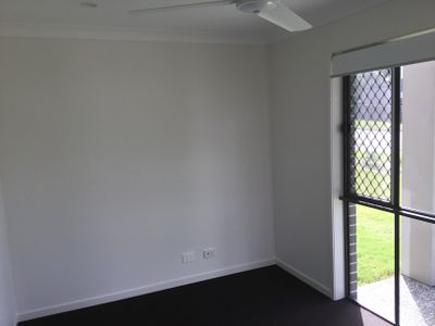 1 / 14 Azure Way, Coomera