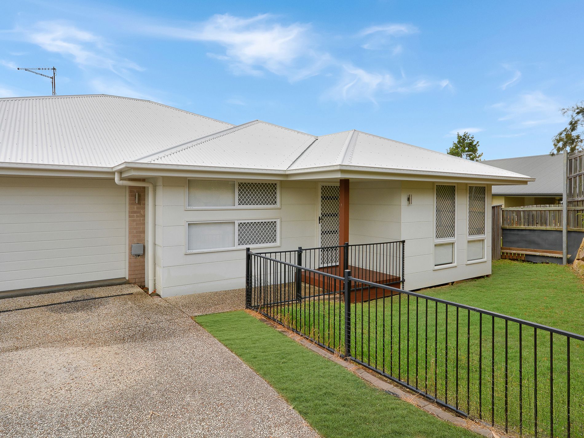 1 / 17 Faustina Close, Augustine Heights