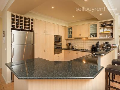1 AVONDALE DRIVE, Wodonga