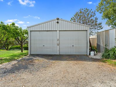 1511 Lake Road, Bethanga