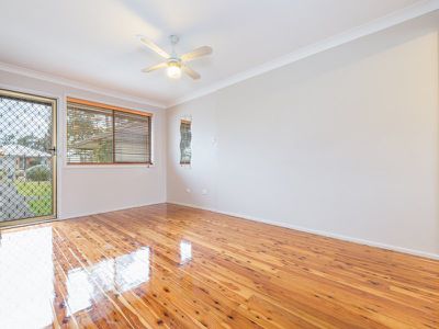 4 / 4 Lyne Street, Oak Flats