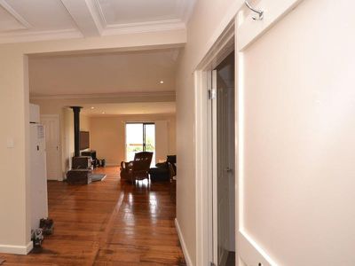 37 Mountain Avenue , Mount Beauty